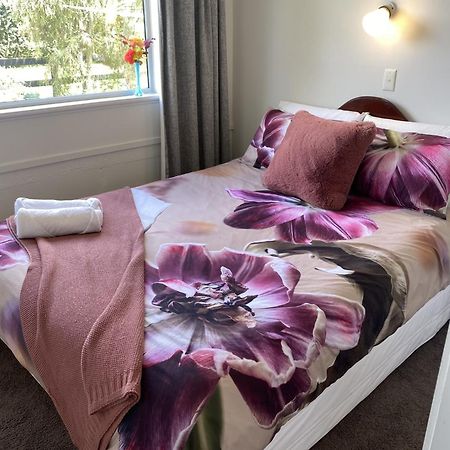 Horseinaround Bed & Breakfast Cambridge Bagian luar foto